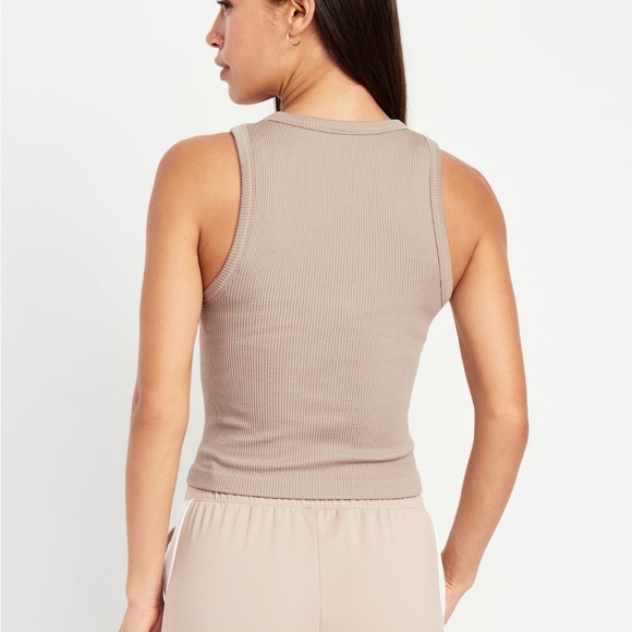 Fitted Seamless Ribbed Tank Тор - Picture 2 of 11